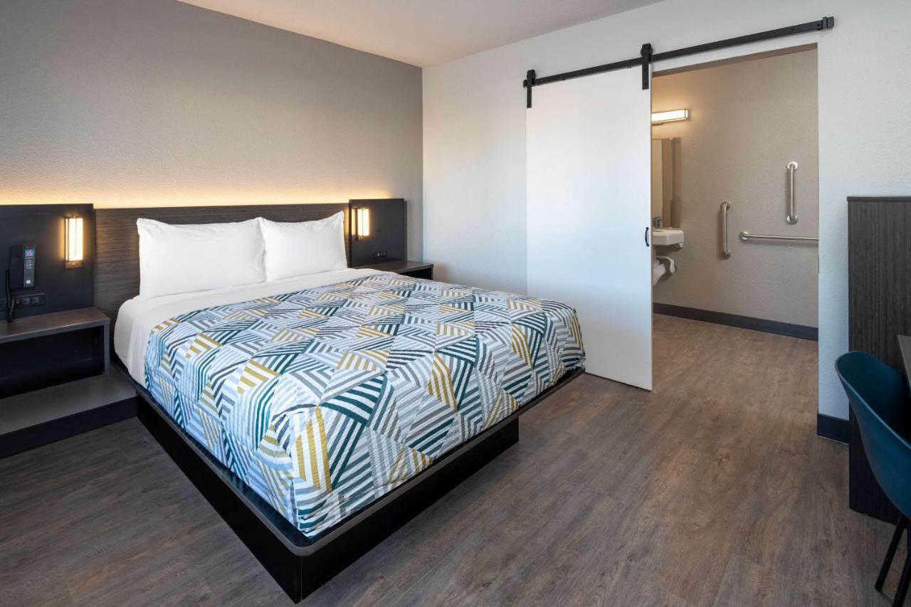 Motel 6-Fontana, Ca Εξωτερικό φωτογραφία