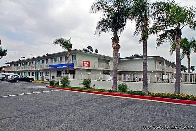 Motel 6-Fontana, Ca Εξωτερικό φωτογραφία