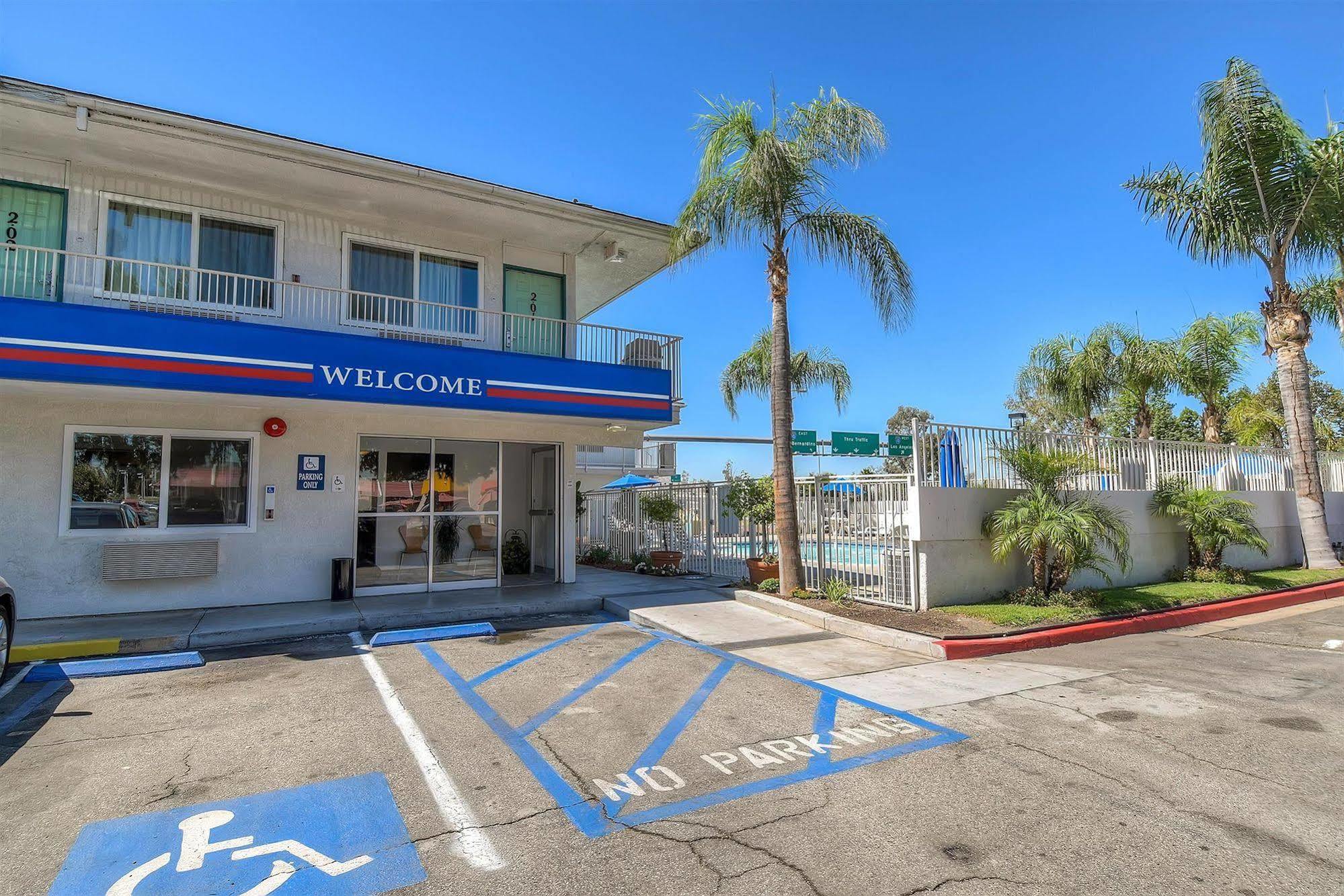 Motel 6-Fontana, Ca Εξωτερικό φωτογραφία