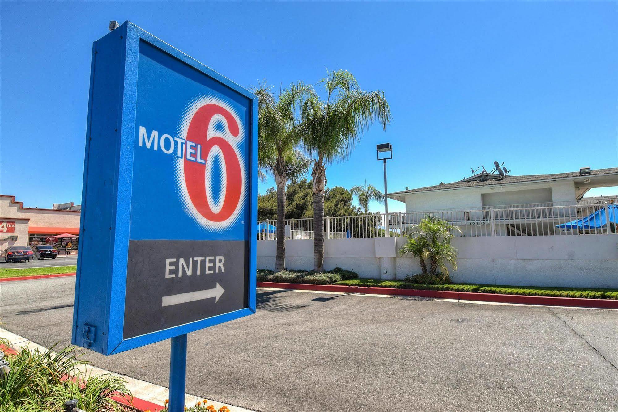 Motel 6-Fontana, Ca Εξωτερικό φωτογραφία