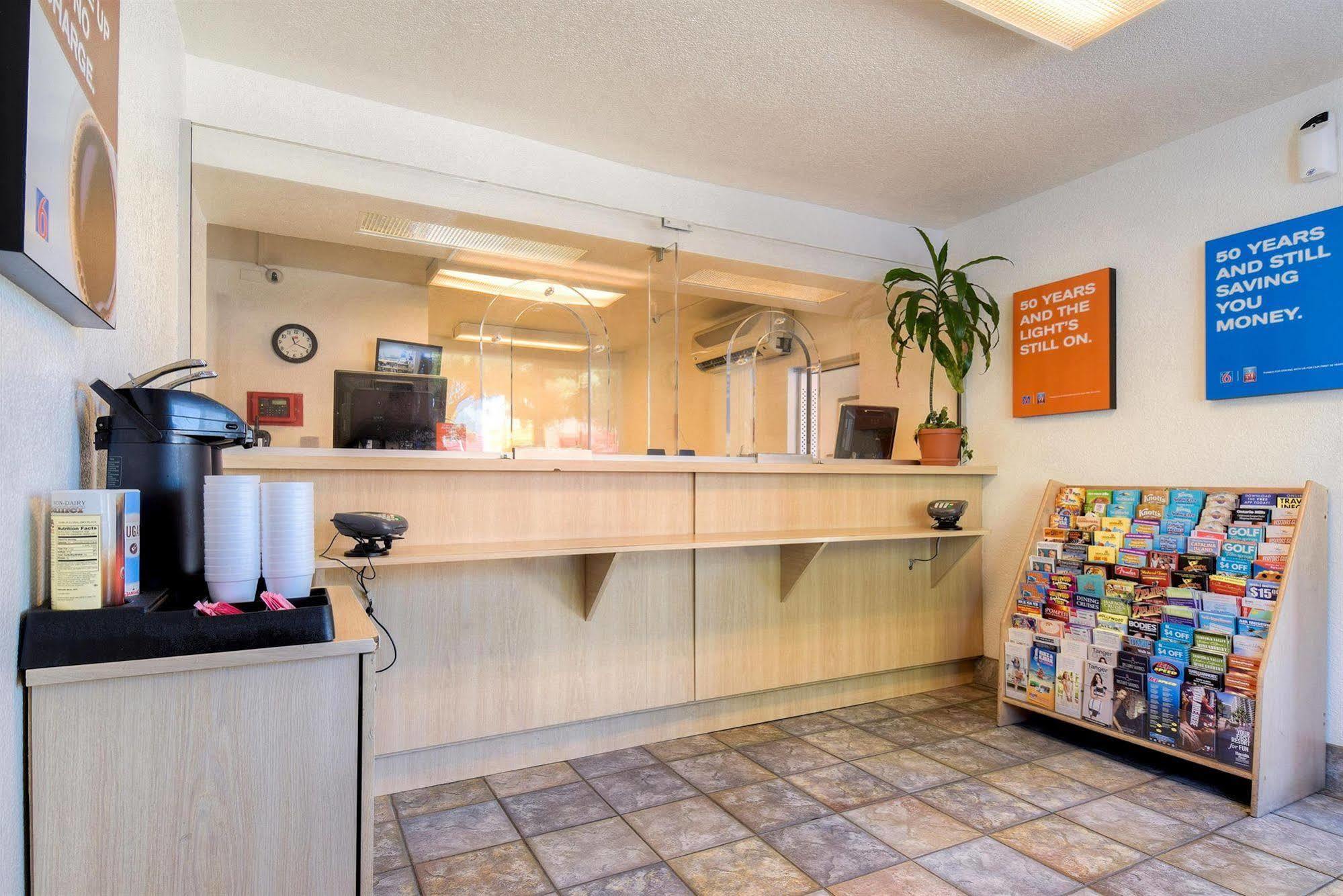 Motel 6-Fontana, Ca Εξωτερικό φωτογραφία