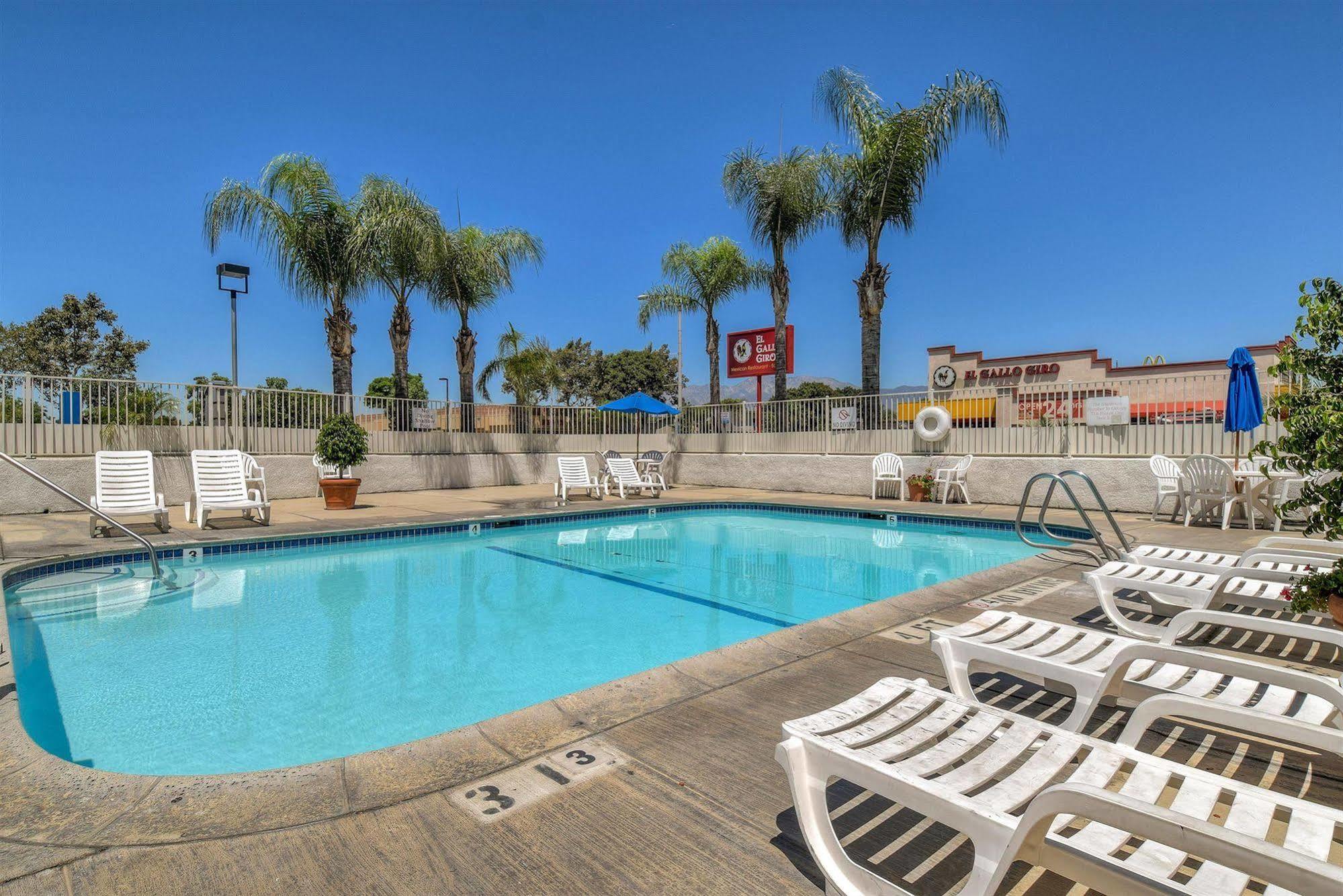 Motel 6-Fontana, Ca Εξωτερικό φωτογραφία