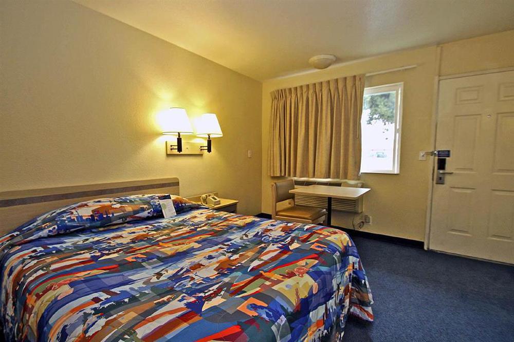 Motel 6-Fontana, Ca Δωμάτιο φωτογραφία
